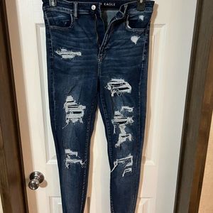 Dark washed american eagle jeans size 10 and are super stretchy